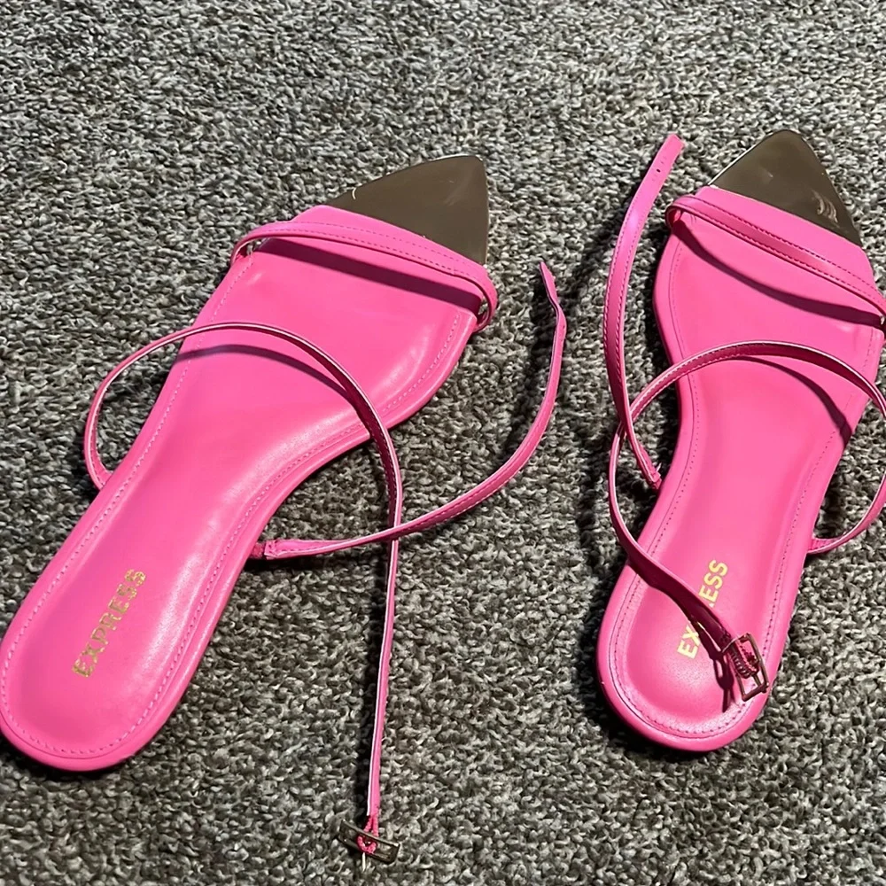 Express Gladiator sandal - Picture 1 of 6
